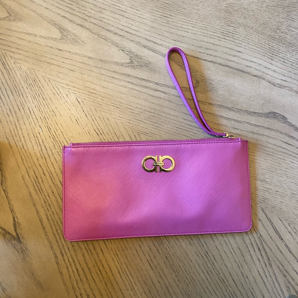❤️ Authentic Salvatore Ferragamo Clutch/ Wristlet